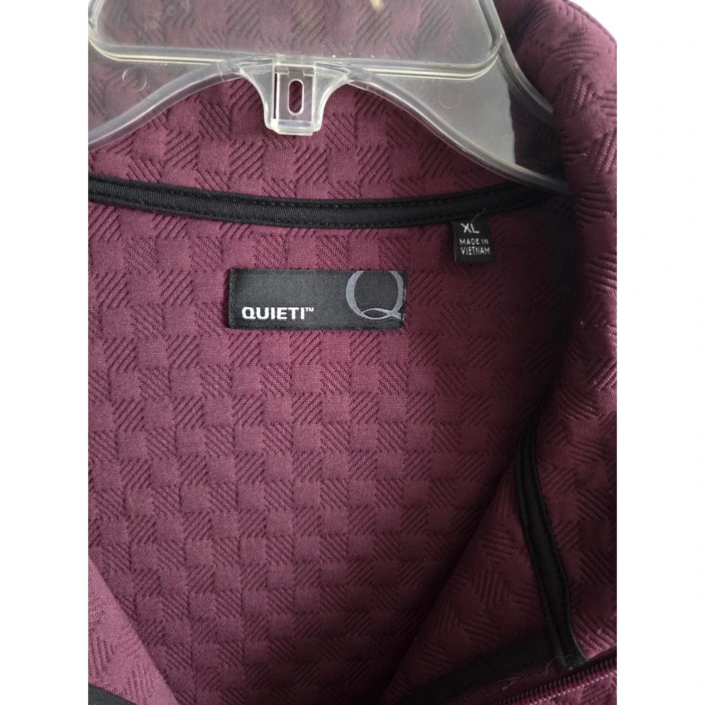 Quieti quarter zip
